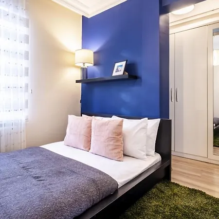 Apartman Captivating Flat With Balcony Near Besiktas Pier