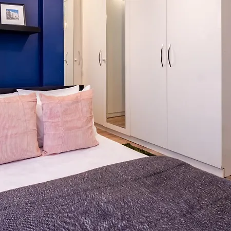 Captivating Flat With Balcony Near Besiktas Pier Апартаменты