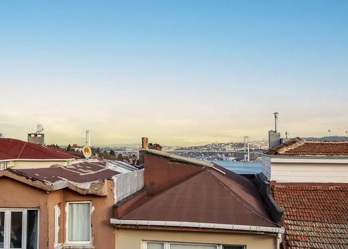 Appartement Captivating Flat With Balcony Near Besiktas Pier