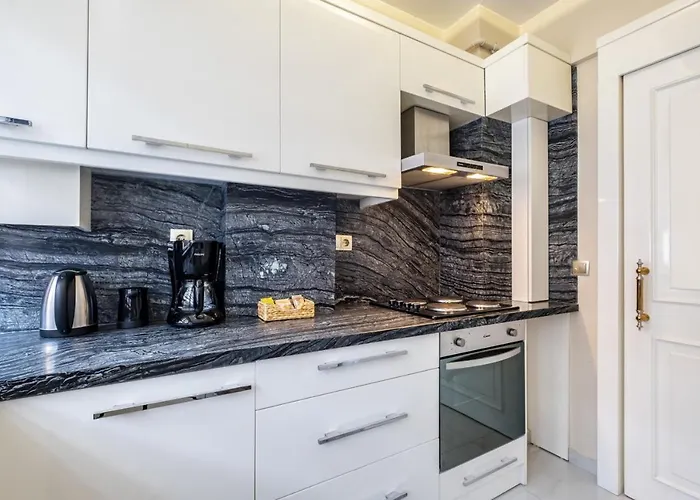 Appartement Captivating Flat With Balcony Near Besiktas Pier Istanboel