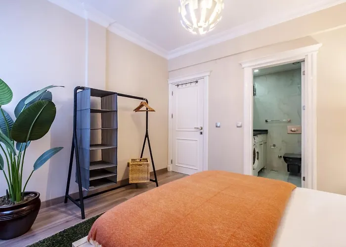 Captivating Flat With Balcony Near Besiktas Pier * Istanboel